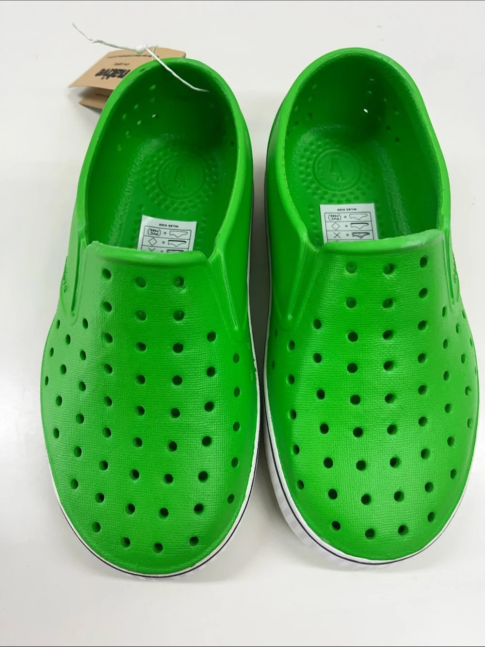 NWT Native Miles Kids Slip-On Water Shoes in Grasshopper Green Size C11